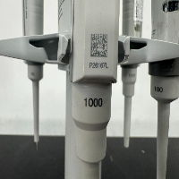 Eppendorf Research Plus Single Channel Pipettes and Stand image 2